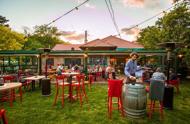 Végre élvezheted a Városmajor aranyos kis parkjának szuper éttermét!