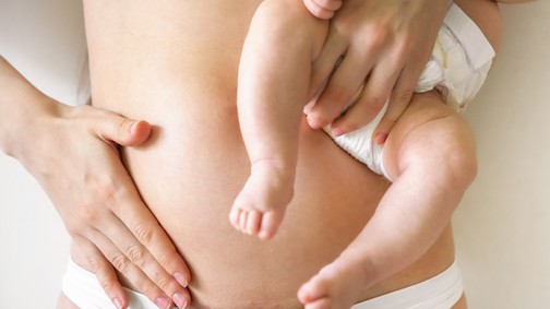 6 tipp, hogy szülés után is feszes legyen a bőr a hasadon