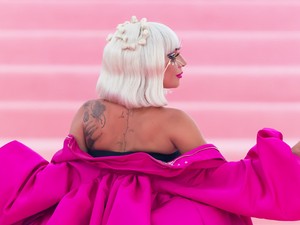 Minden idők 14 legkockázatosabb vörös szőnyeges pillanata