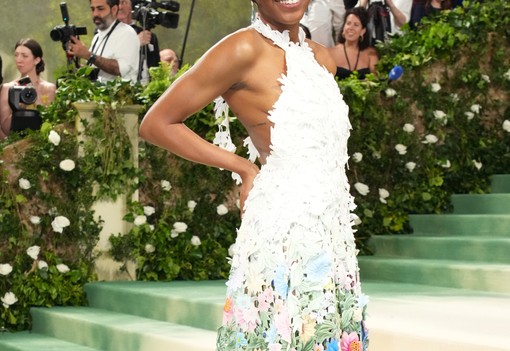 "Virágok, a 2024-es Met-gálán? Úttörő" - varázslatos öltözékek a Met-gálán