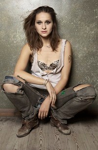 "Turkálókból öltözködöm" - interjú Németh Jucival