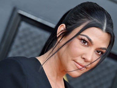 Kourtney Kardashian terhes, és nem fél meztelenruhába bújni