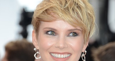 Osvárt Andi tökéletes cannes-i belépője