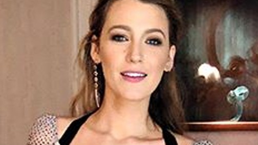 Blake Lively felvette a világ legtökéletesebb fehér ruháját!