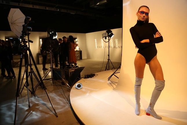 Chiara Ferragni újabb cipőkollekcióval jelentkezett a milánói divathéten