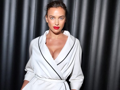 Irina Shayk köntösben is szuperszexi!