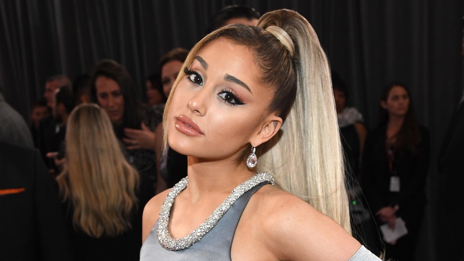 Ariana Grande újraalkotott egy ikonikus Britney Spears szettet