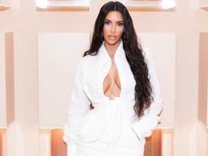Kim Kardashian Hermés táskája versenyzik a magyar ingatlanok árával