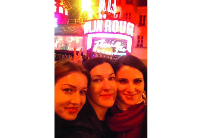 Párizs két született GLAMOUR-lánnyal