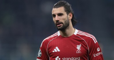 Szoboszlai Dominik és Buzsik Borka karácsonyi családi fotója minden képzeletet felülmúl, elképesztően édes a kislányuk