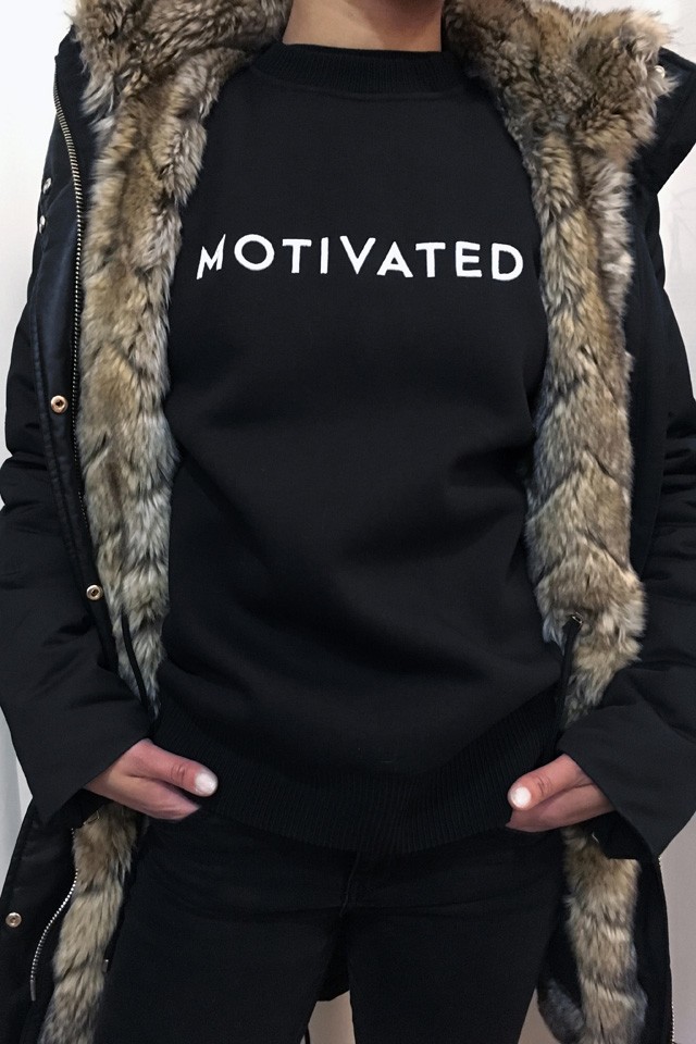 Anett először mutatja be ezt az új THEFOUR táskát