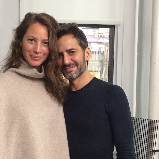 Christy Turlington: @cturlington Régi fotók a szupermodellekkel, illetve kedves családi képek.