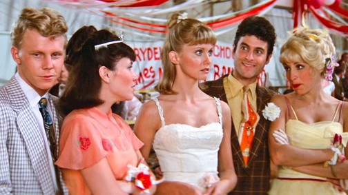 Így néznek most ki a Grease sztárjai, 50 év után álltak össze egy közös fotóra a szereplők