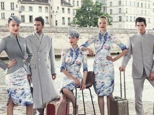 A kínai légitársaság új egyenruháitól leesik az állad