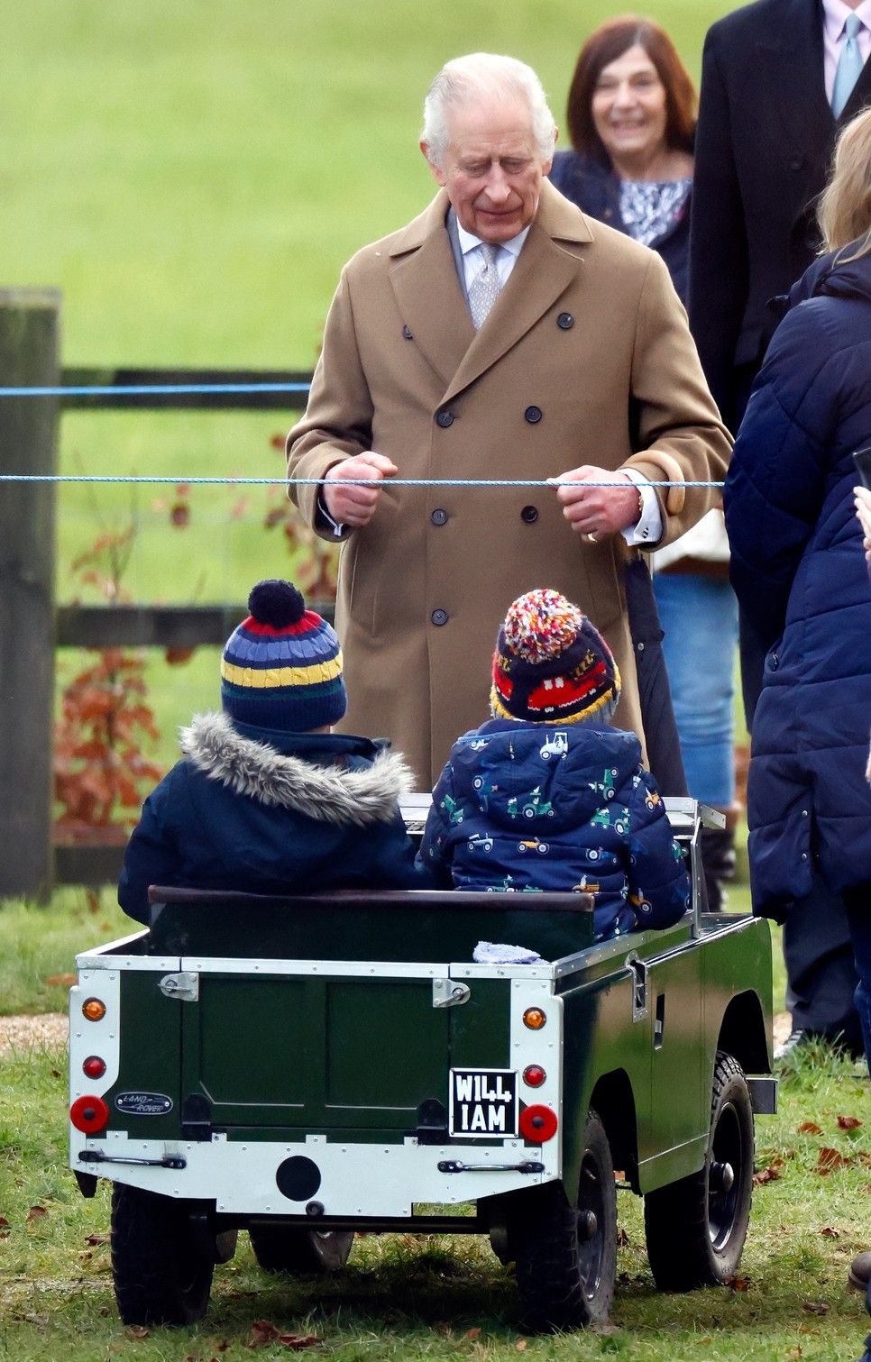 Károly királyt teljességgel lenyűgözték a gyerekek