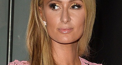 Na, ne: Először láthattuk Paris Hiltont az eljegyzés felbontása óta és egyszerűen nem hiszünk a szemünknek