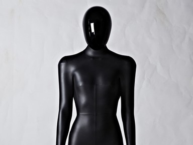 Most már csak az ördög visel Balenciagát?