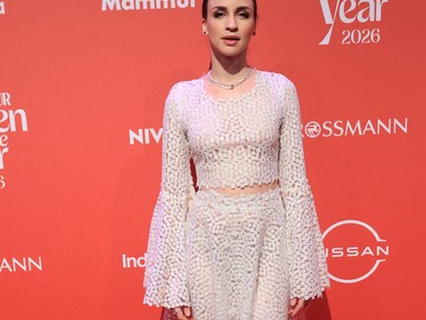 Törőcsik Franciska új szintre emelte a meztelenruha fogalmát a GLAMOUR Women of the Year gálán