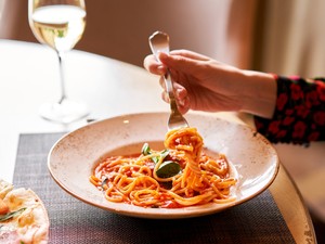 Lehet, hogy a vacsora miatt nem tudsz aludni? Szakértő figyelmeztet a hibára, amit sokan elkövetünk