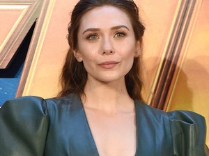 Elizabeth Olsen bőrruhájától előnytelenebbet már rég láttunk....