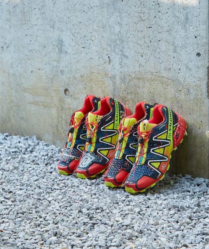 Ősi öltések, modern sziluettek – a Sashiko Gals kézzel varrt mintái ma már ikonikus sportcipőkön is feltűnnek