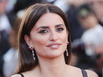 Leborulunk Penélope Curz előtt, gyönyörű