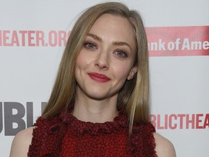 Nem láttad még Amanda Seyfriedet olyan ruhában, ami ennyire illet volna hozzá