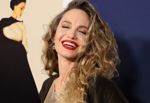 7 pillanat, amikor Angelina Jolie melltartó nélkül jelent meg a vörös szőnyegen: csak úgy sugárzott a színésznő a magabiztosságtól Glamour