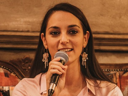 Beszélgetős estéhez öltözött Boggie