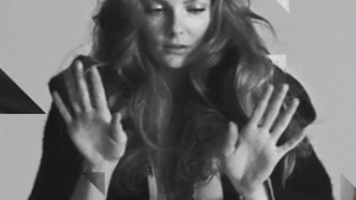 Istennő! - Mihalik Enikő videóban vetkőzik