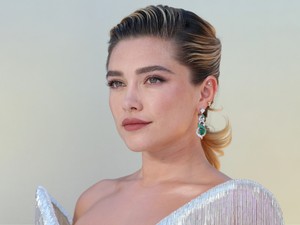 Florence Pugh meztelenfelsője a legkockázatosabb ruhadarab, amit valaha láttunk a vörös szőnyegen