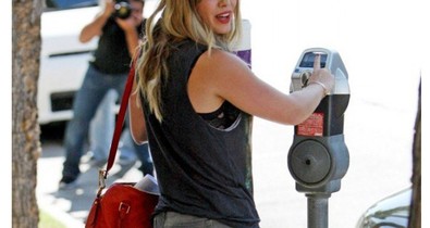 Hilary Duff hétkönap is dögös! Muszáj, mert figyelik