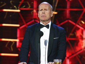 Bruce Willis lánya sosem látott fotókat mutatott édesapjáról: szívbemarkoló látni a felvételeket