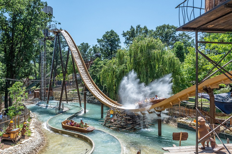 A Hódvár vadvízi csúszda egy korosztálytól független kedvenc. / Fotó: Familypark