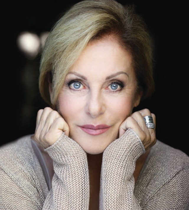 A 68 éves Pataki Ági ismét óriásplakáton szerepel a kiskörúton - ő lett a Helia-D arca