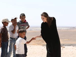 Angelina Jolie szíriai menekülttáborba látogatott el
