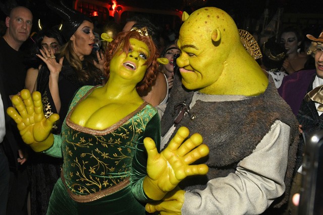 Heidi Klum és párja halloween partizása