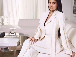 15 milliós nyakláncot kapott Kylie Jenner a szülinapjára! És még csak nem is szép!