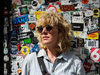 Dóra sok időt tölt a Telepen