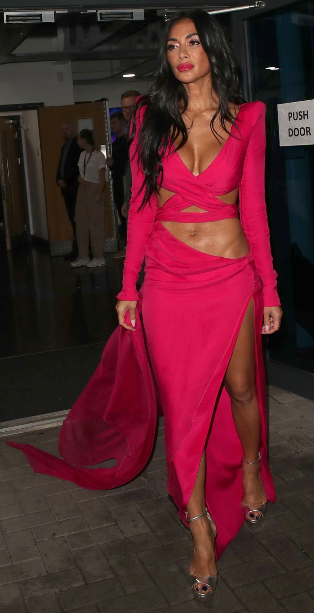 Hű: Nicole Scherzinger hastáncos ruhában mutatta meg minden izomcsoportját