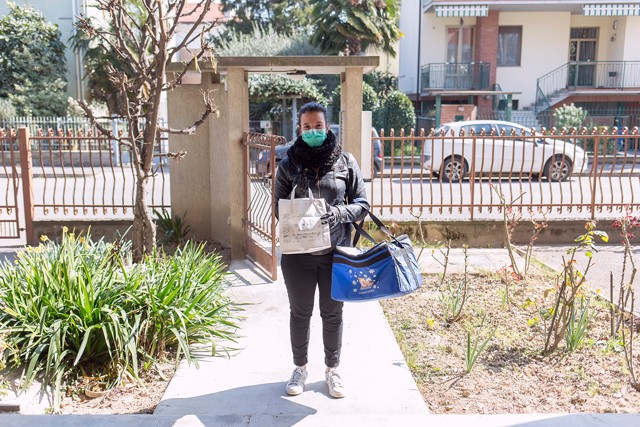 Exkluzív fotósorozat: így élik meg a futárok a vészhelyzetet