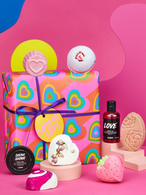 Lots Of Love limitált ajándékcsomag LUSH 23 990 Ft