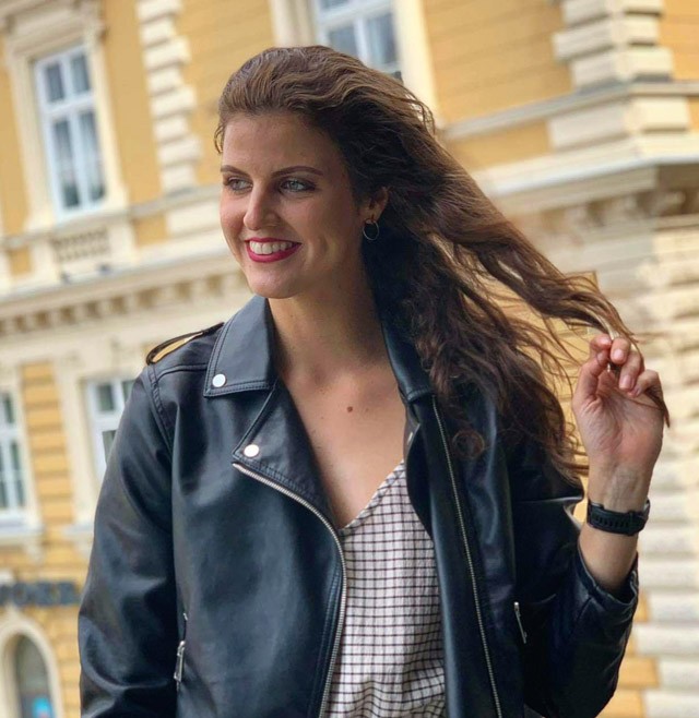 Egy nagyon csinos szettet választott Juhász Petra a ma esti csajos kiruccanáshoz