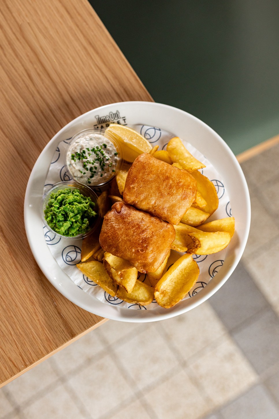 A Bigfish a klasszikus fish & chips-et egy kis zöldborsóval bolondította meg