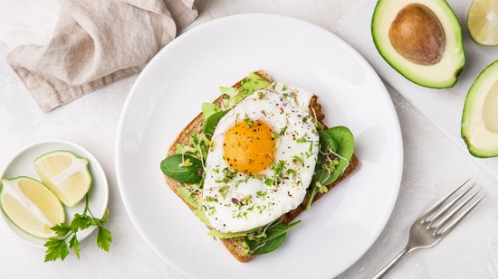 8 ijesztő jel, hogy nem eszel elég fehérjét, pedig a szervezeted éhezik rá