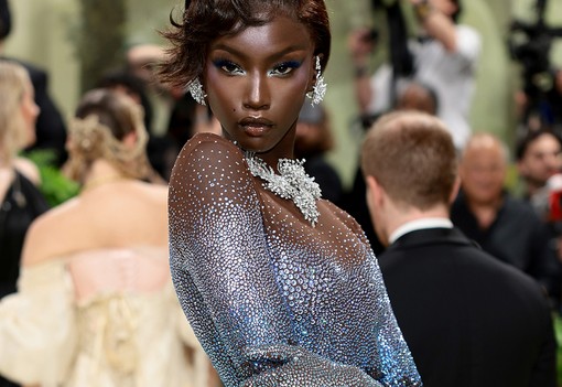 Met-gála csúcspont: Irina Shayk, Karlie Kloss tetőtől-talpig Swarovski kristállyal borítva