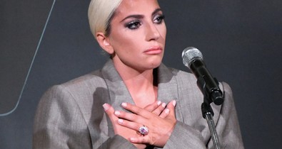 Lady Gaga egy jótékony angyal: sírni fogsz, ha megtudod mivel kedveskedett az erdőtűzből kimenekítetteknek...