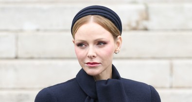 Charlène monacói hercegné Oscar de la Renta ruhája maga az álom, kristályok tették tökéletessé megjelenését