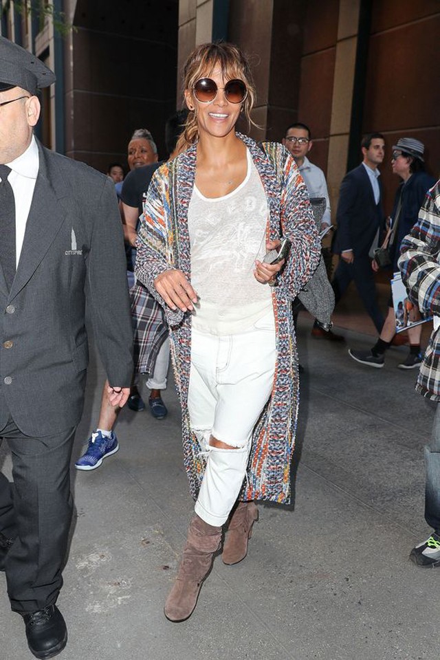 Fehér mindenek felett! Öltözz tetőtől talpig fehérbe ezen a nyáron, ahogy a kedvenc sztárjaid is teszik