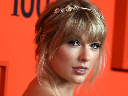 Taylor Swift valamire nagyon készül: ez a ruha is ezt bizonyítja